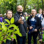 Biurowe fotele zamienili na łopaty. Stworzyli ogród, który leczy