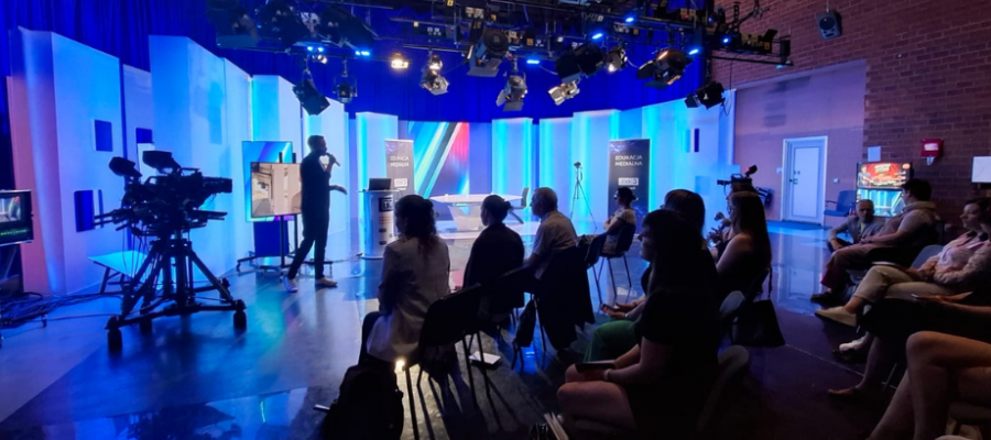 Bezpłatny czas antenowy w telewizji i radiu – jak promować działania swojej organizacji?